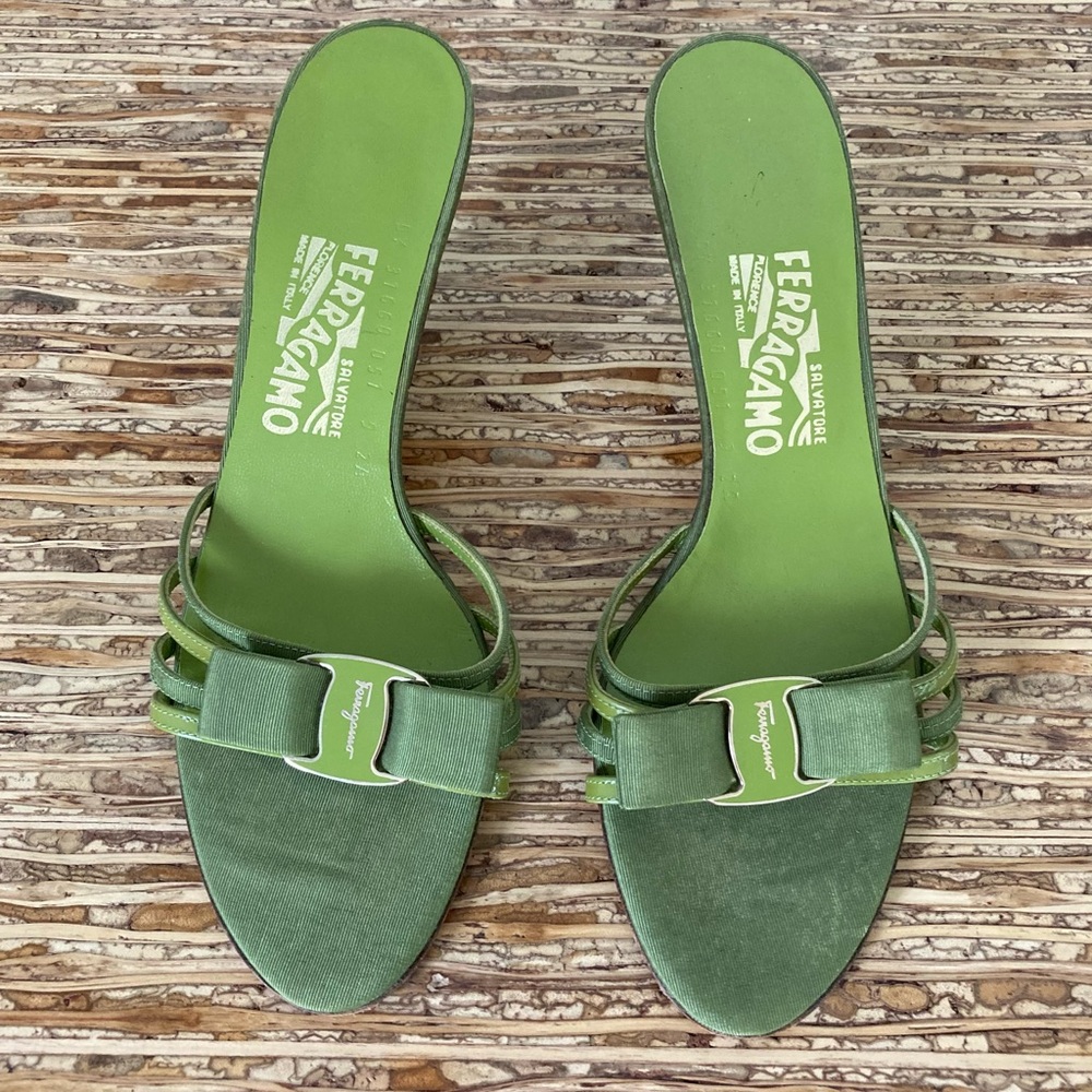 Apple/Spring Green Ferragamo Kitten Heels 9N
